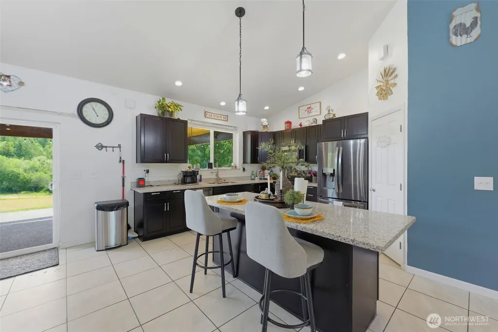 300 E Mclane Cove Drive Grapeview WA 98546
