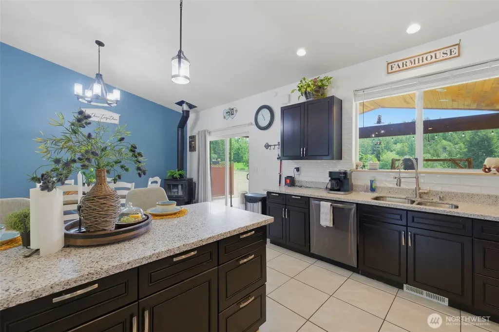 300 E Mclane Cove Drive Grapeview WA 98546