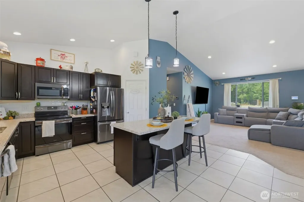 300 E Mclane Cove Drive Grapeview WA 98546