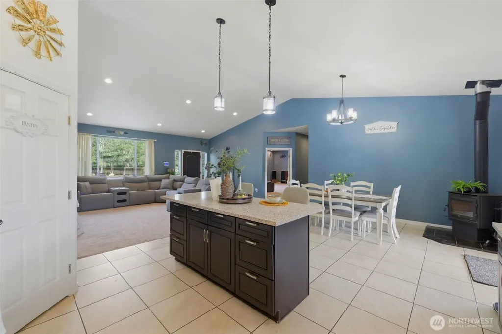 300 E Mclane Cove Drive Grapeview WA 98546