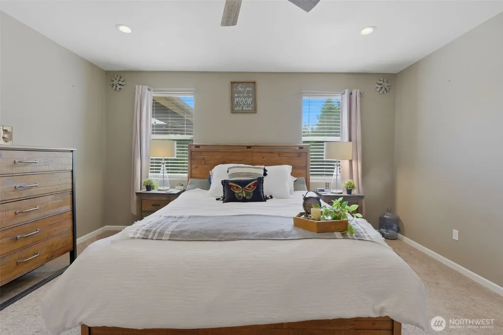 300 E Mclane Cove Drive Grapeview WA 98546