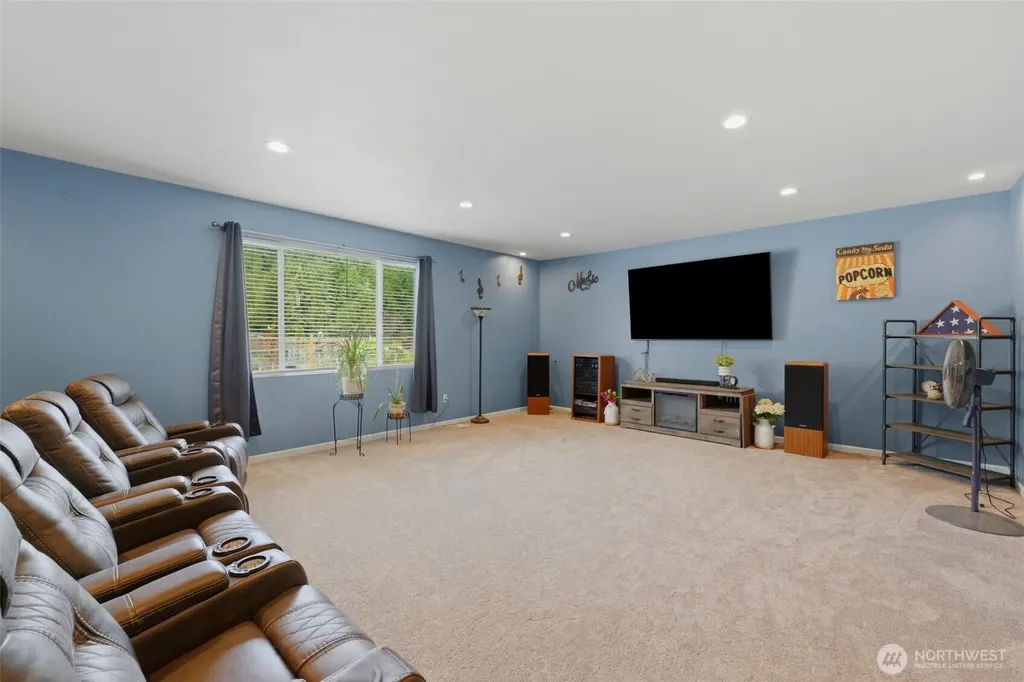 300 E Mclane Cove Drive Grapeview WA 98546