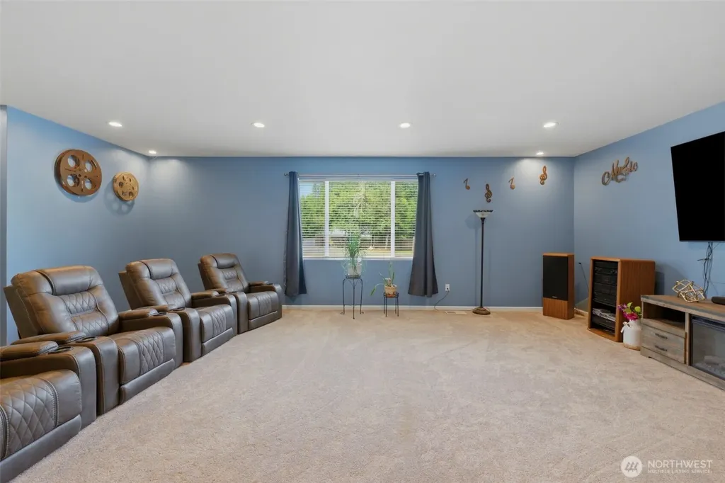 300 E Mclane Cove Drive Grapeview WA 98546