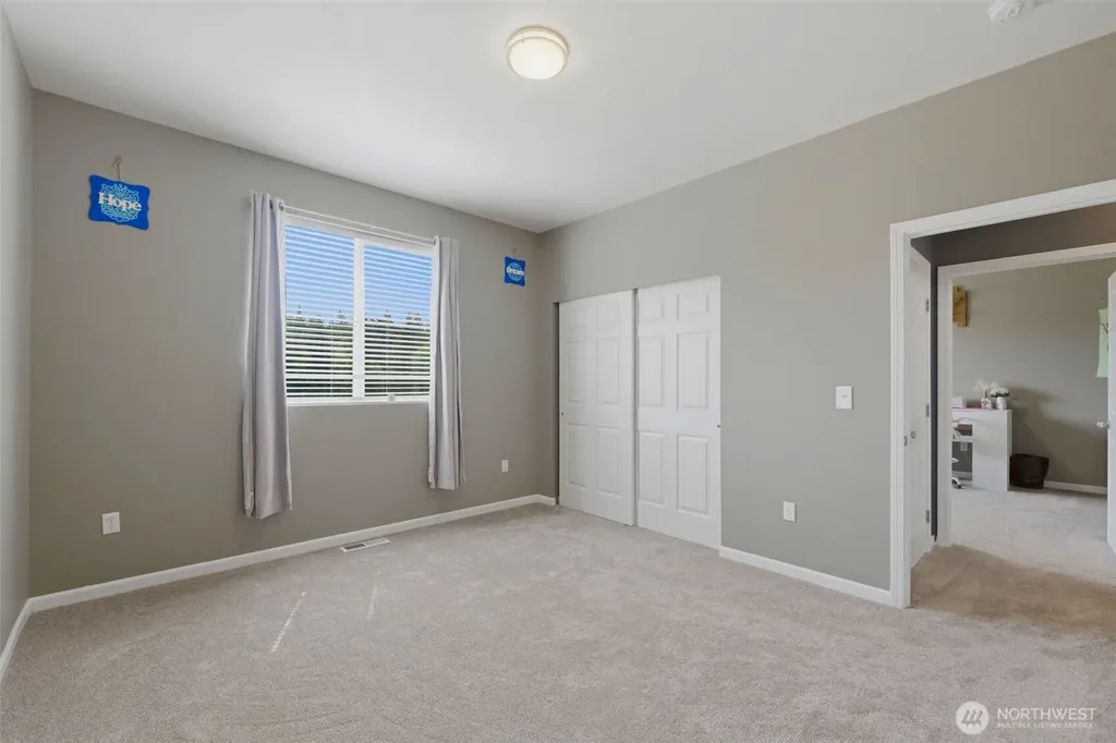 300 E Mclane Cove Drive Grapeview WA 98546