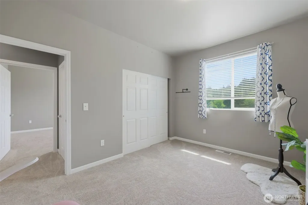 300 E Mclane Cove Drive Grapeview WA 98546