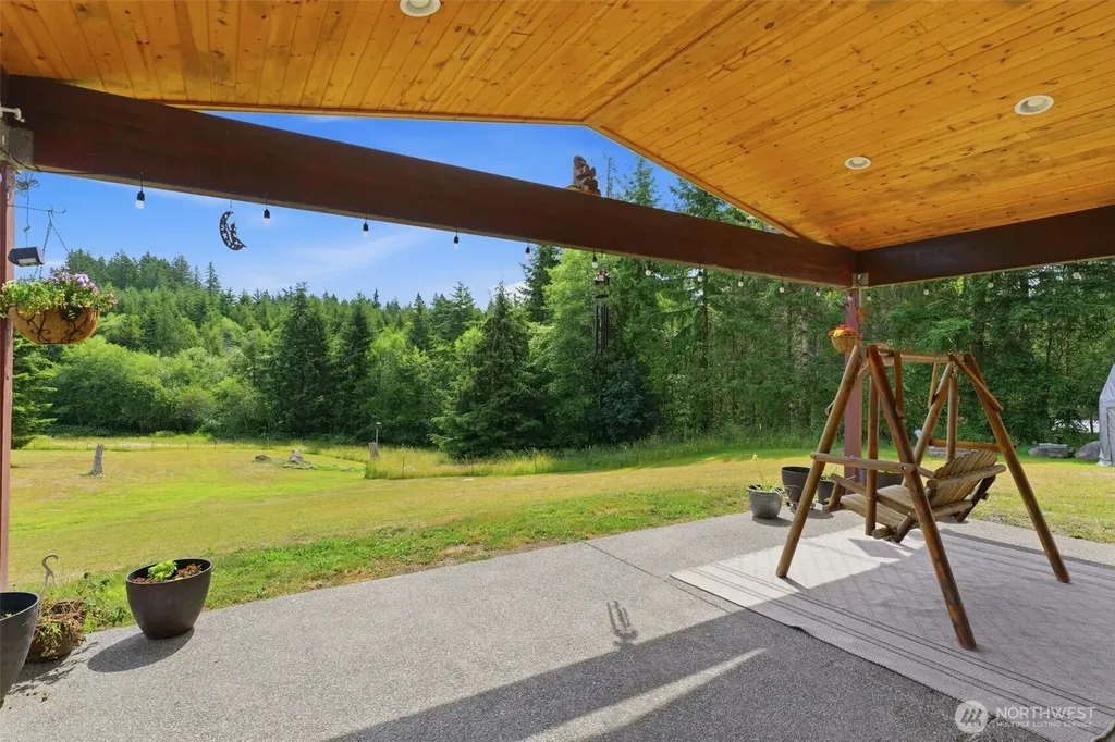 300 E Mclane Cove Drive Grapeview WA 98546
