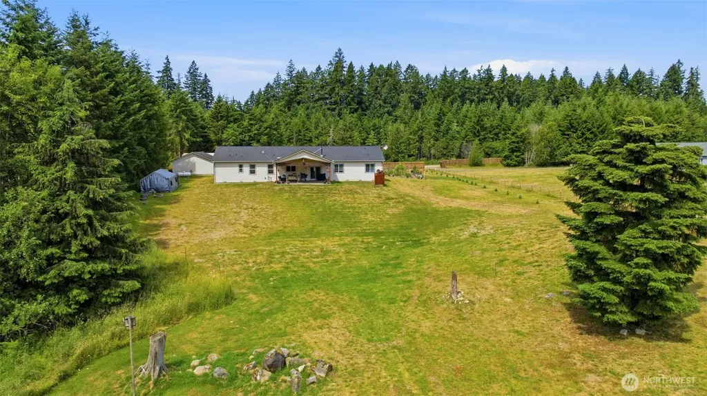 300 E Mclane Cove Drive Grapeview WA 98546