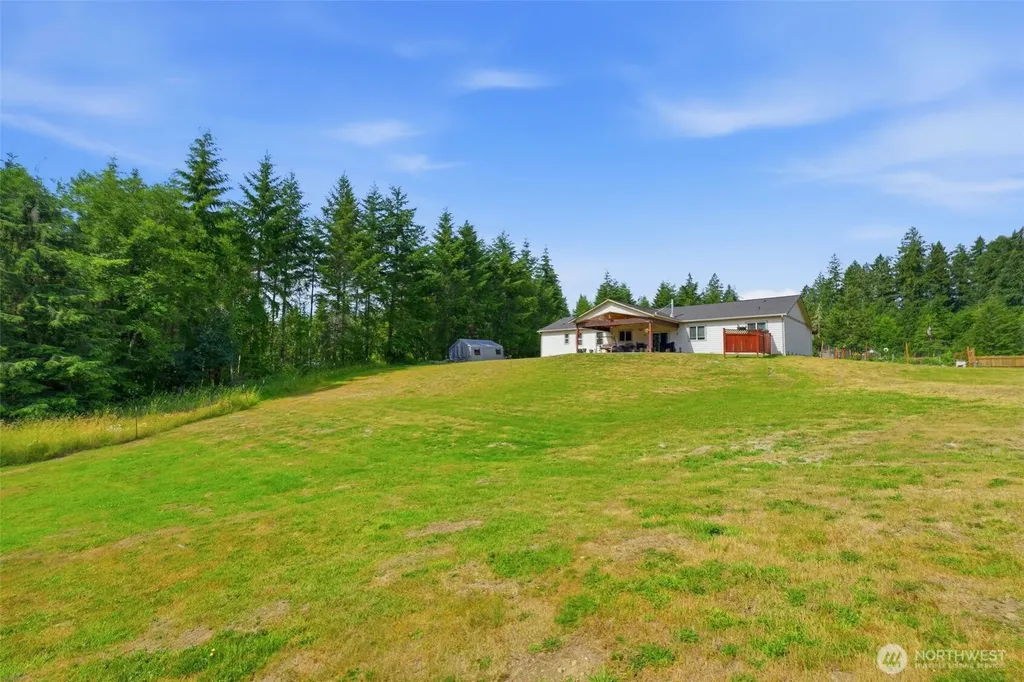 300 E Mclane Cove Drive Grapeview WA 98546