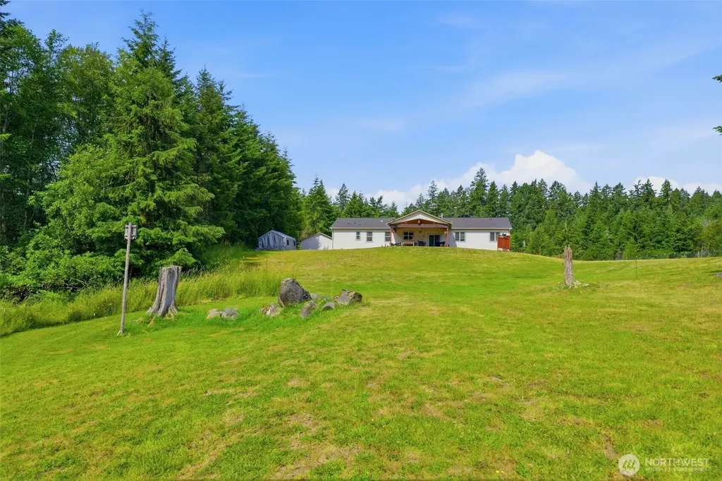 300 E Mclane Cove Drive Grapeview WA 98546