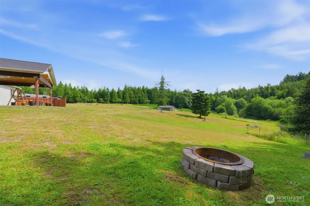 300 E Mclane Cove Drive Grapeview WA 98546