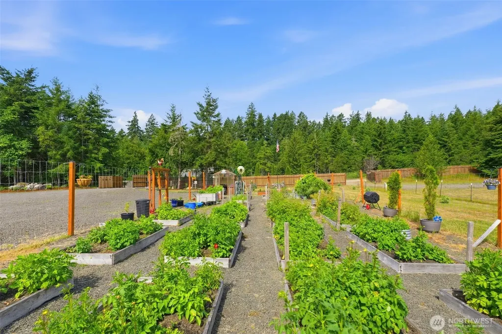 300 E Mclane Cove Drive Grapeview WA 98546