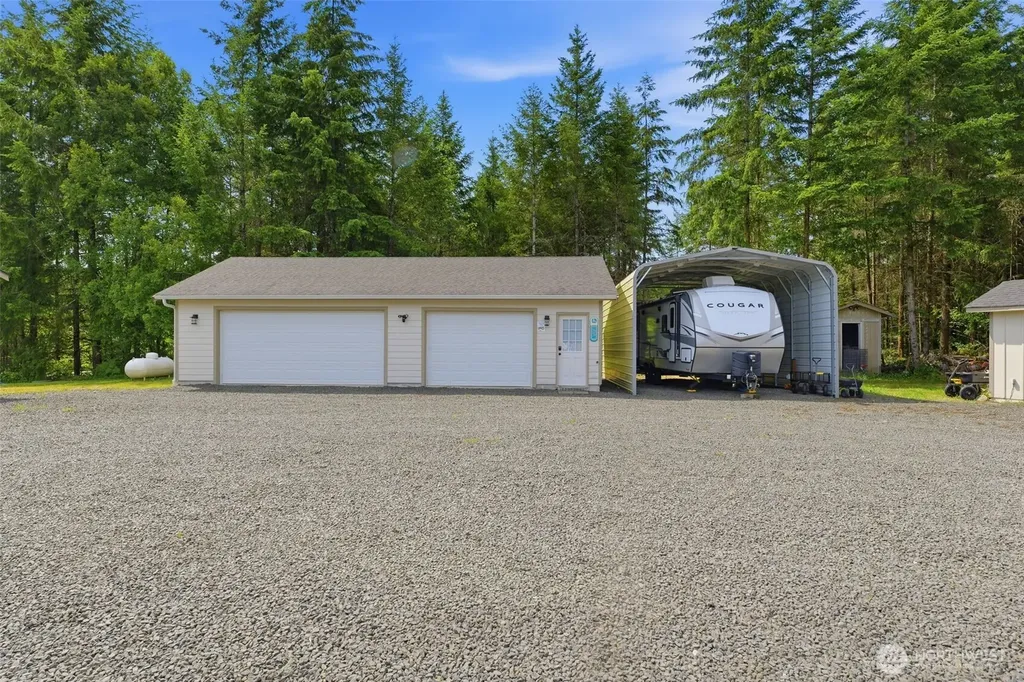 300 E Mclane Cove Drive Grapeview WA 98546