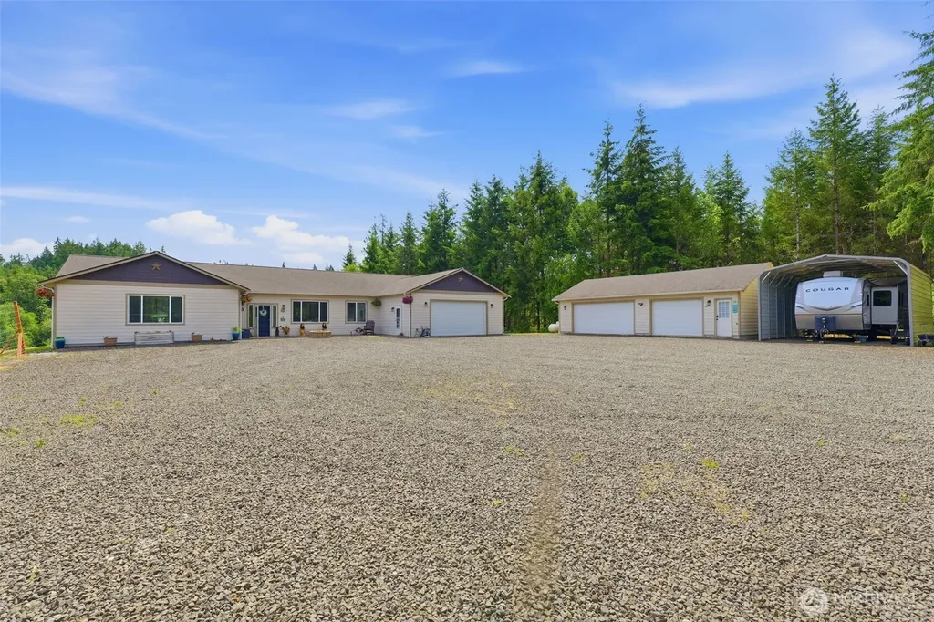 300 E Mclane Cove Drive Grapeview WA 98546