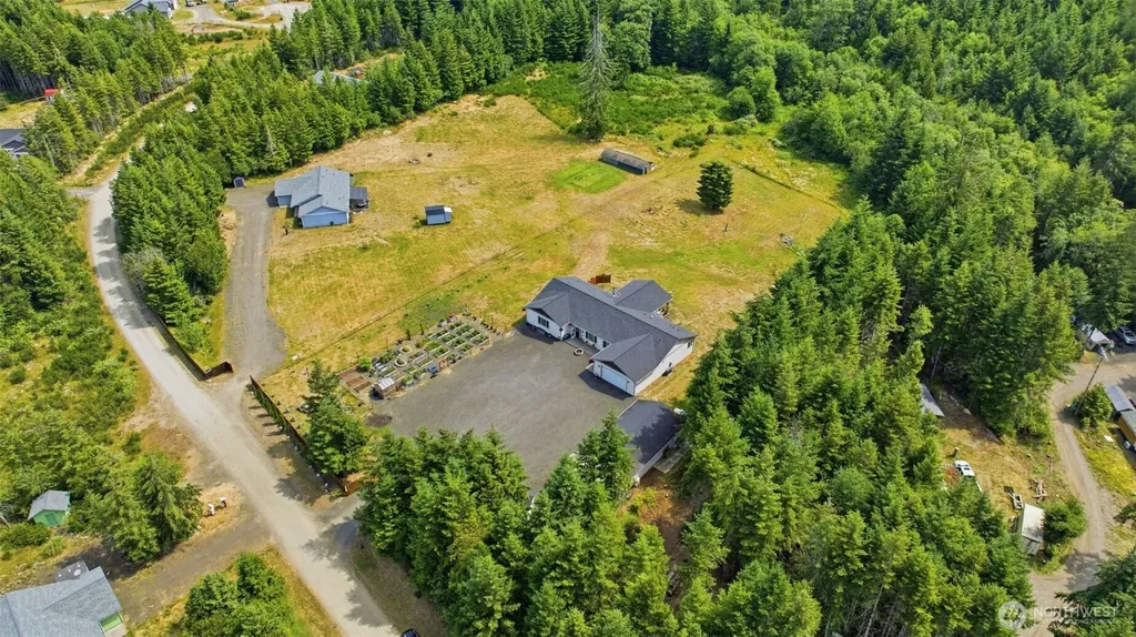 300 E Mclane Cove Drive Grapeview WA 98546