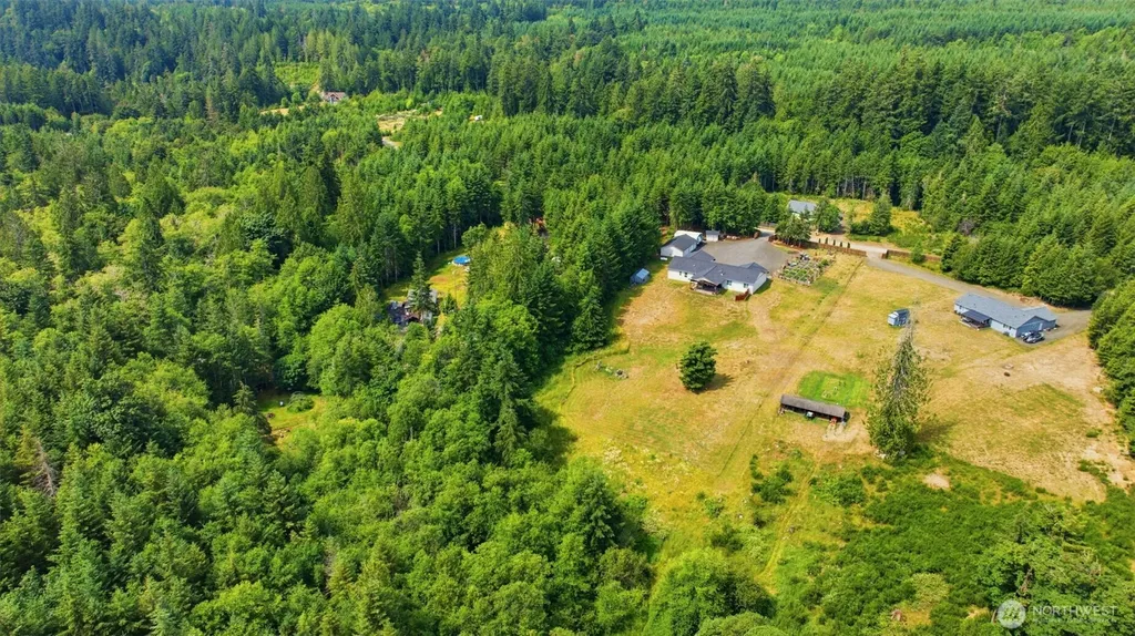 300 E Mclane Cove Drive Grapeview WA 98546