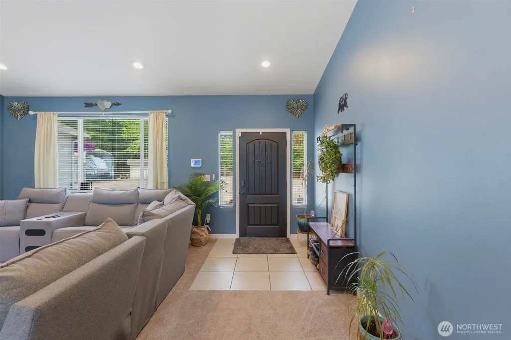 300 E Mclane Cove Drive Grapeview WA 98546