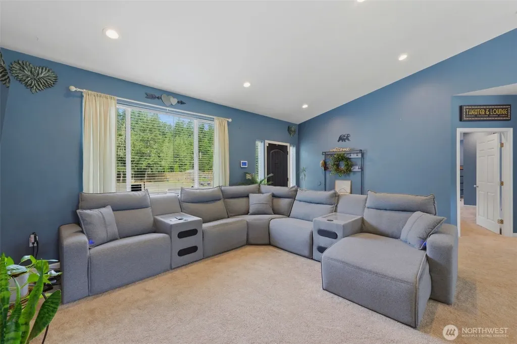 300 E Mclane Cove Drive Grapeview WA 98546