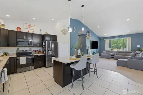 300 E Mclane Cove Drive Grapeview WA 98546