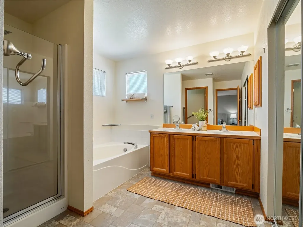 3138 Hunter Court Enumclaw WA 98022