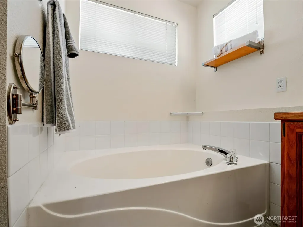 3138 Hunter Court Enumclaw WA 98022