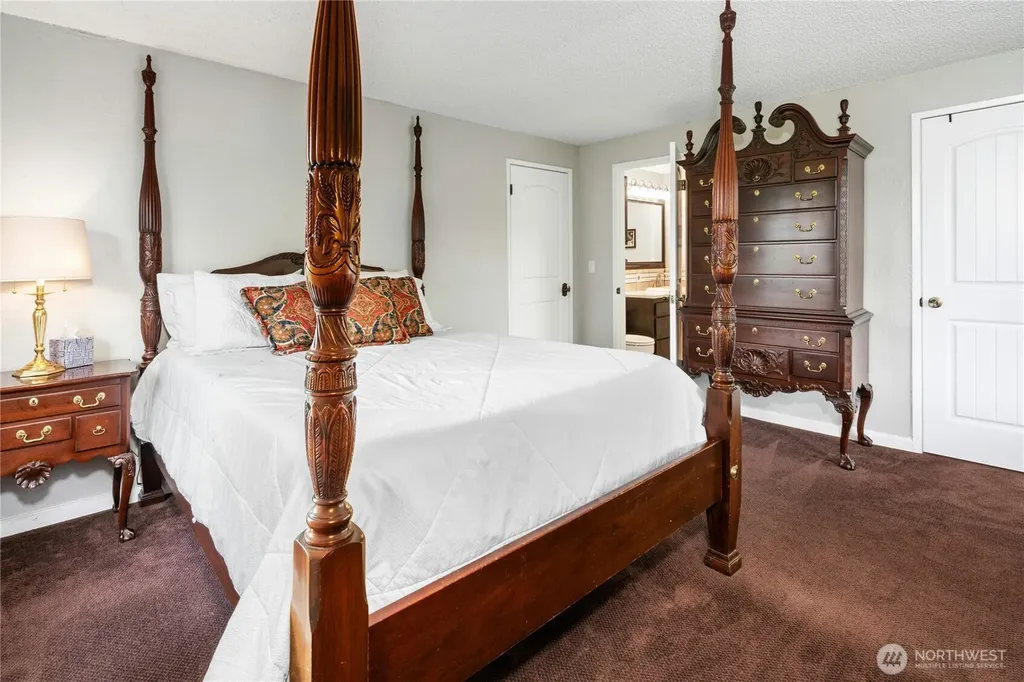 41218 292nd Way SE Enumclaw WA 98022