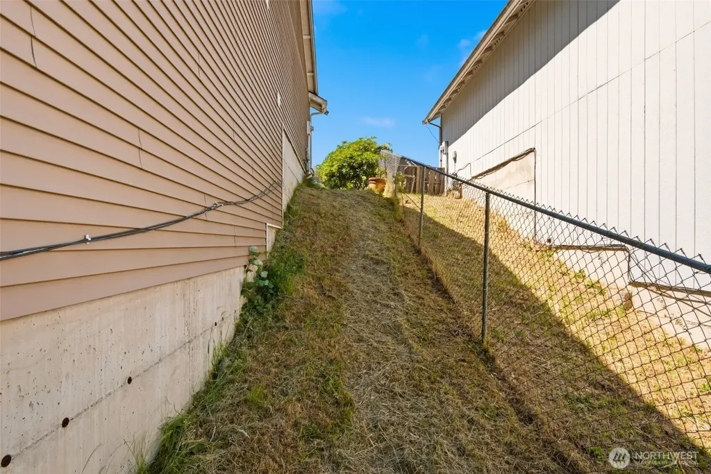 5807 S Ferdinand Street Tacoma WA 98409