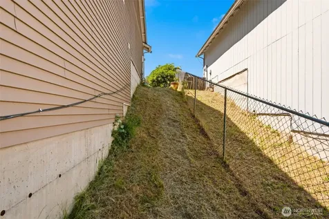 5807 S Ferdinand Street Tacoma WA 98409