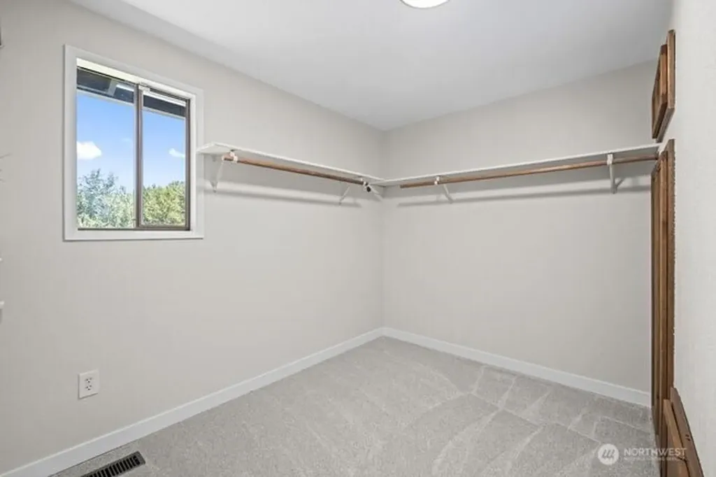 34216 136th Avenue SE Auburn WA 98092