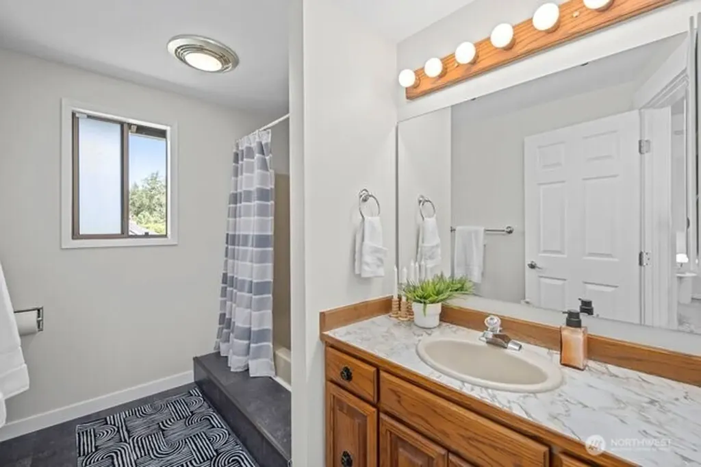 34216 136th Avenue SE Auburn WA 98092