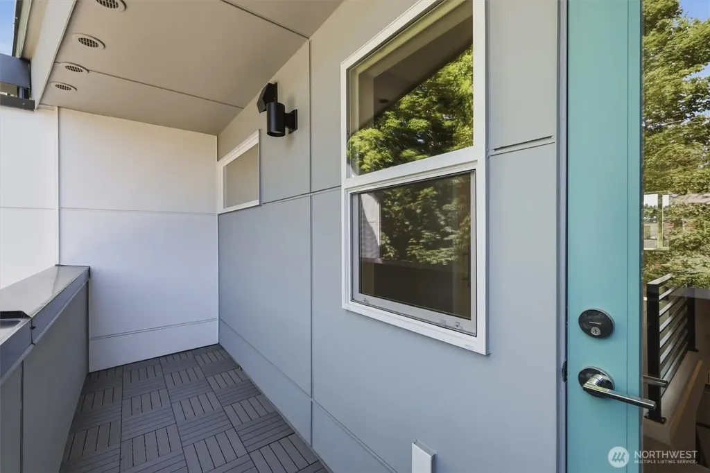 105 39th Avenue NW Seattle WA 98107