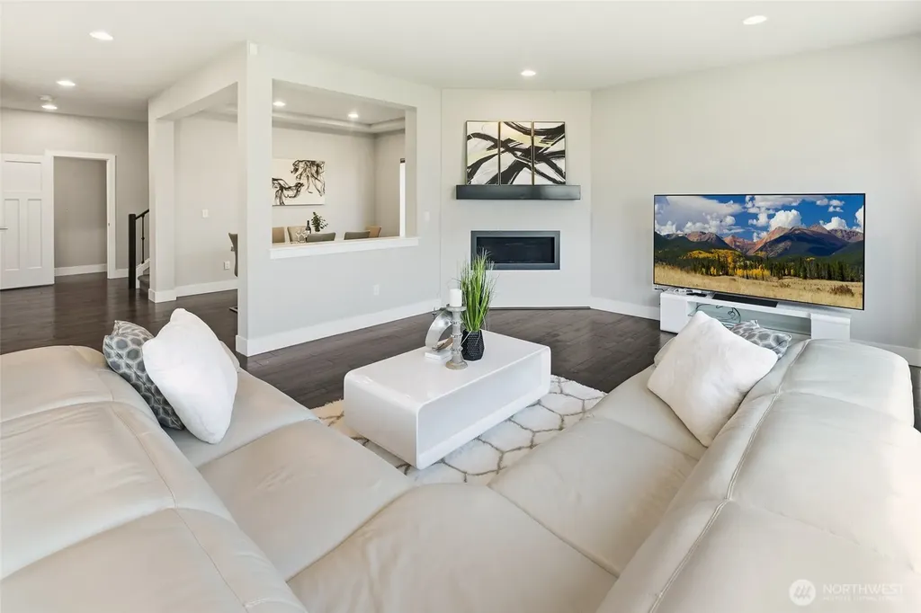 16 176th Place SW Bothell WA 98012