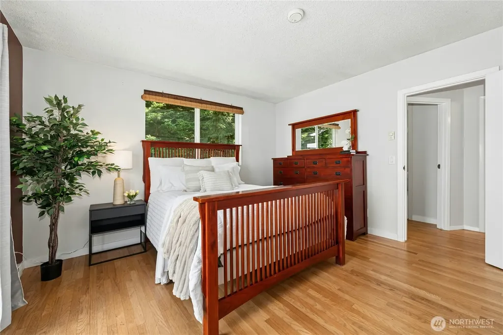 10932 Vashon Hwy SW Vashon WA 98070