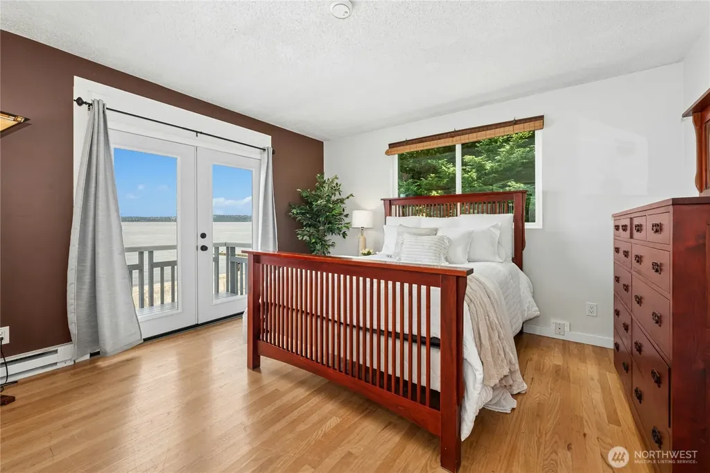 10932 Vashon Hwy SW Vashon WA 98070