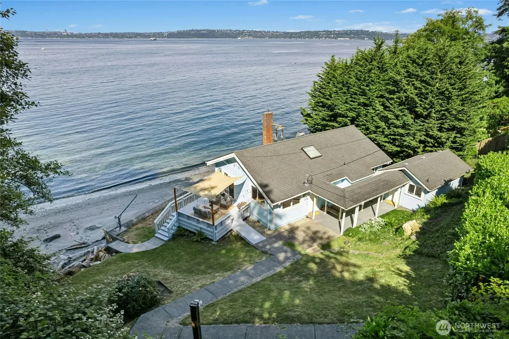 10932 Vashon Hwy SW Vashon WA 98070