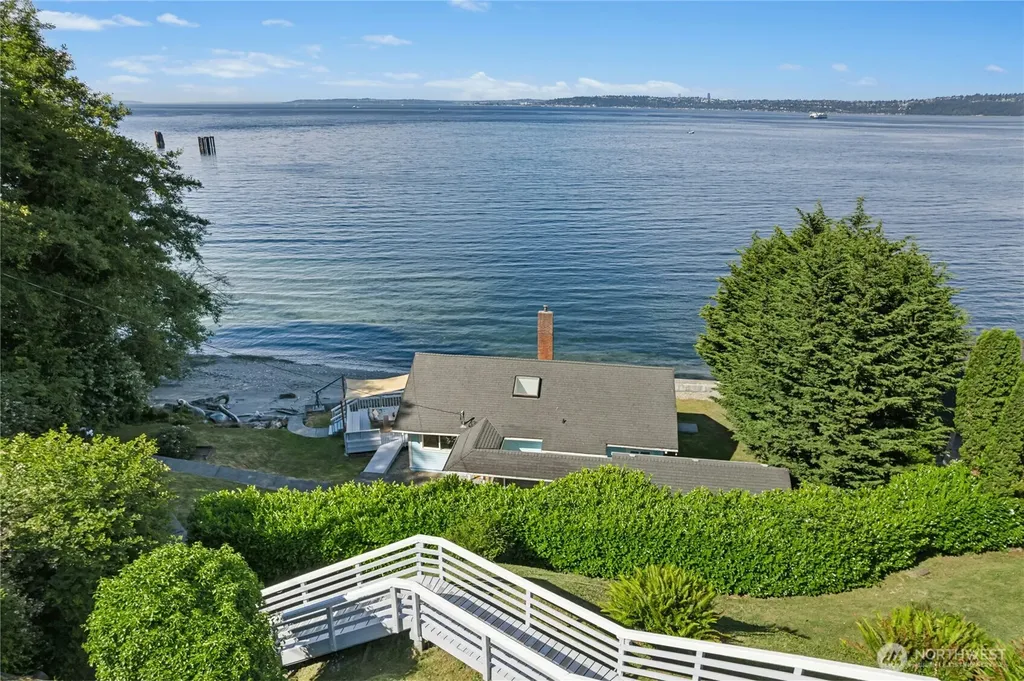 10932 Vashon Hwy SW Vashon WA 98070