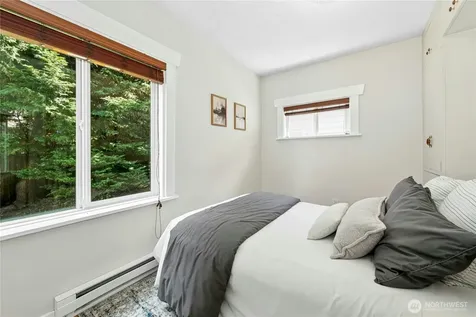 10932 Vashon Hwy SW Vashon WA 98070