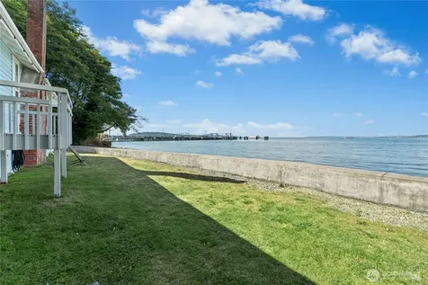 10932 Vashon Hwy SW Vashon WA 98070