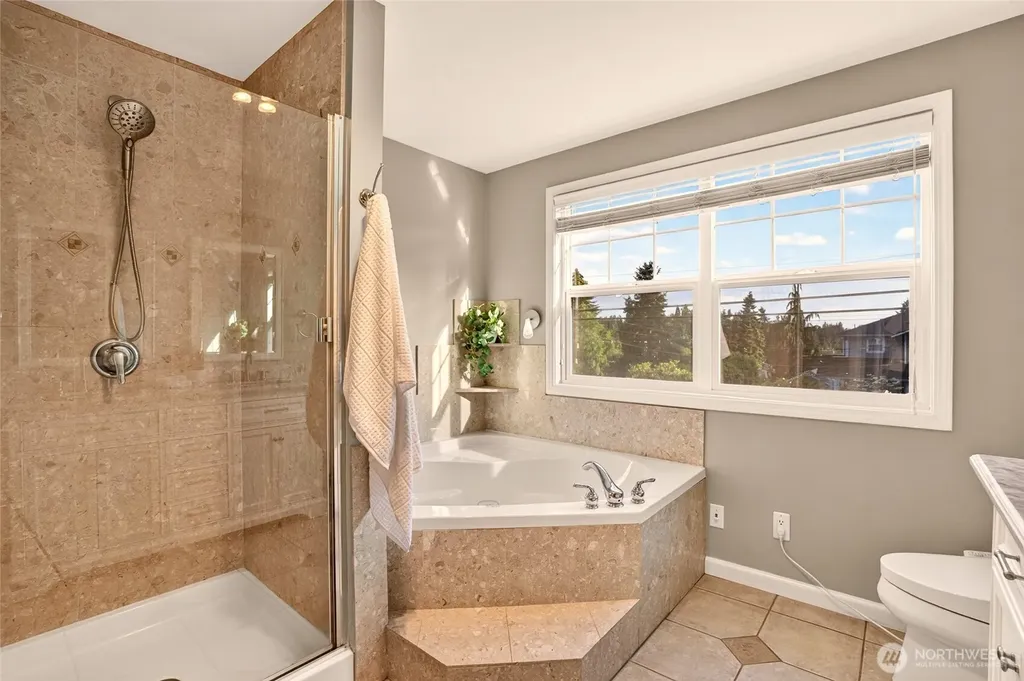 6229 NE 196th Street Kenmore WA 98028