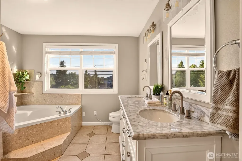 6229 NE 196th Street Kenmore WA 98028