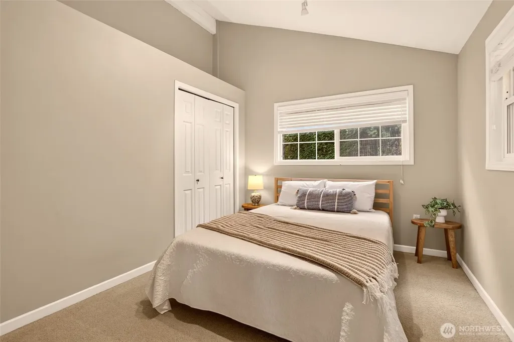 6229 NE 196th Street Kenmore WA 98028