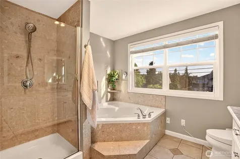 6229 NE 196th Street Kenmore WA 98028