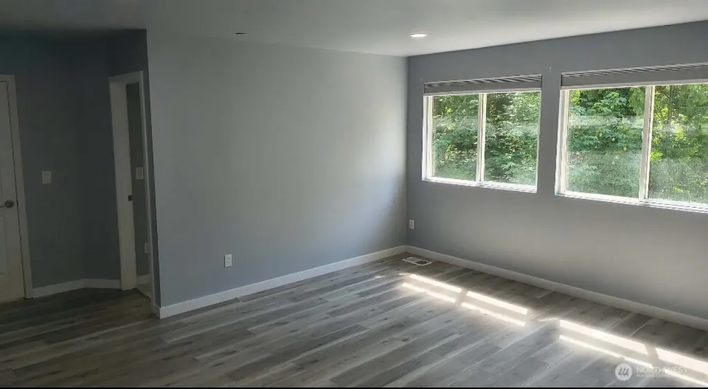 9525 S 221st Place Kent WA 98031