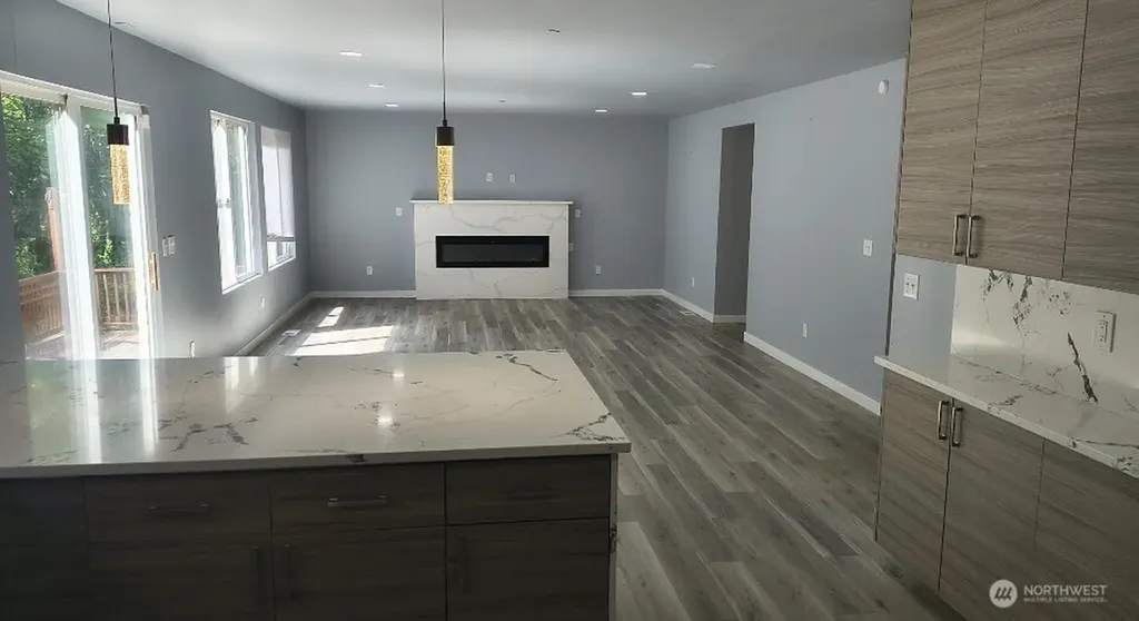9525 S 221st Place Kent WA 98031