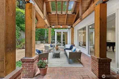6016 NE Keswick Drive Seattle WA 98105