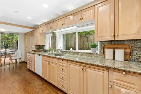 6016 NE Keswick Drive Seattle WA 98105