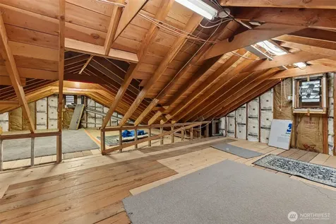 6016 NE Keswick Drive Seattle WA 98105