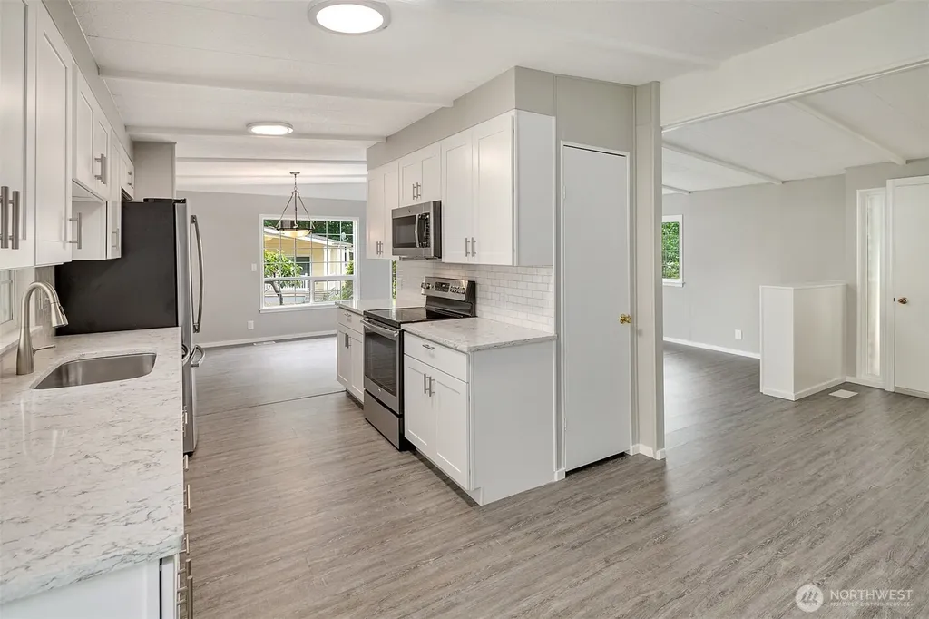19151 130th Avenue NE Bothell WA 98011
