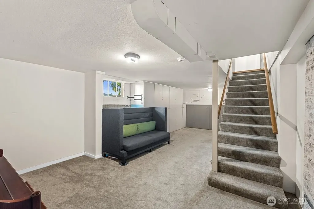 422 Crown Drive Everett WA 98203