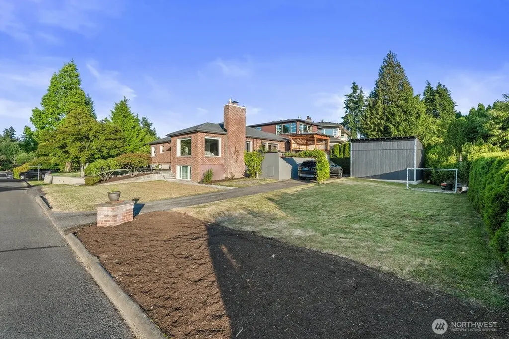 422 Crown Drive Everett WA 98203