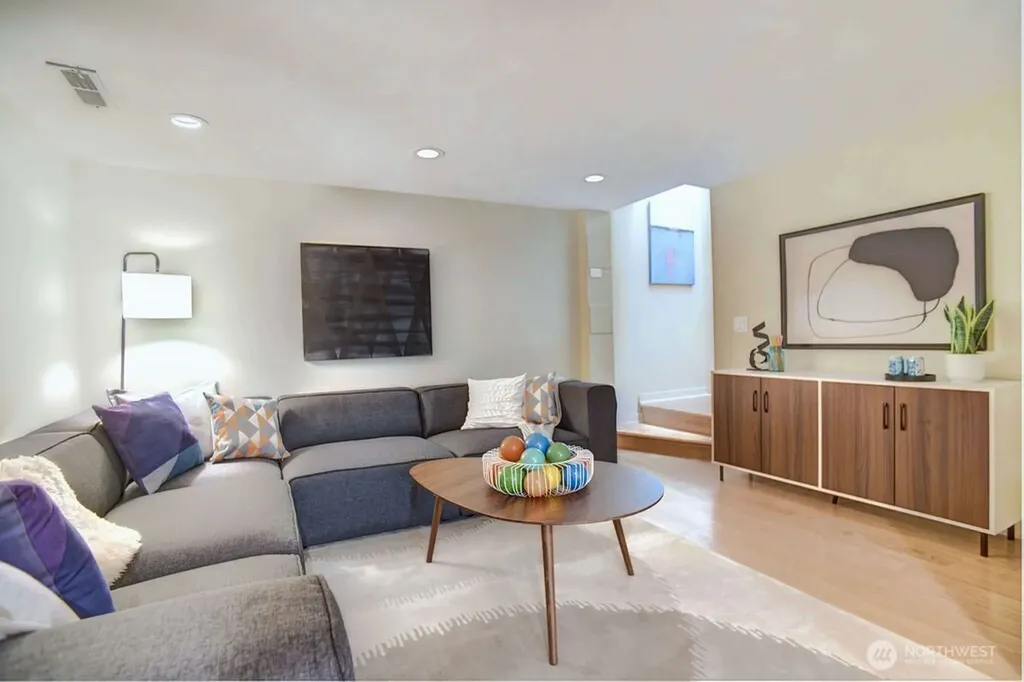 4030 26th Avenue W Seattle WA 98199